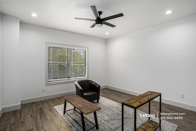 Building Photo - 321 Porter St