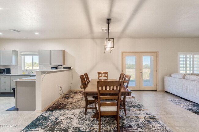 Building Photo - 8373 E Sunwing Ridge Dr