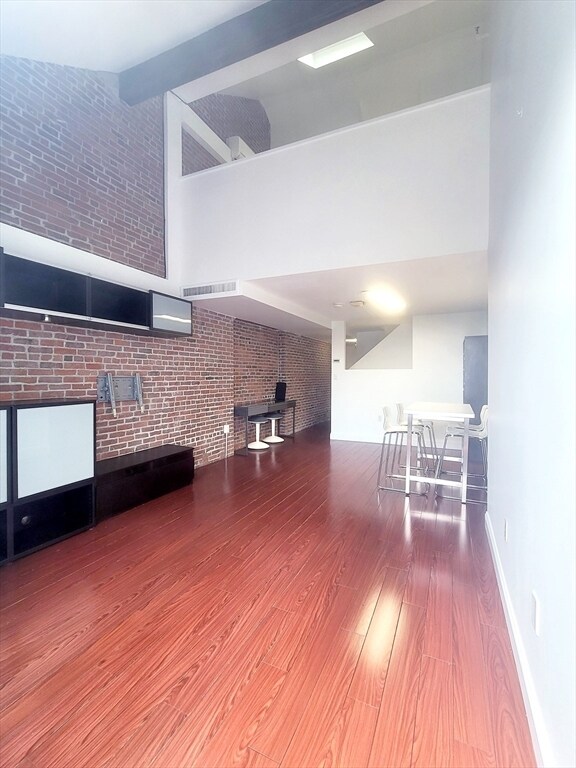 Building Photo - 42 8th St
