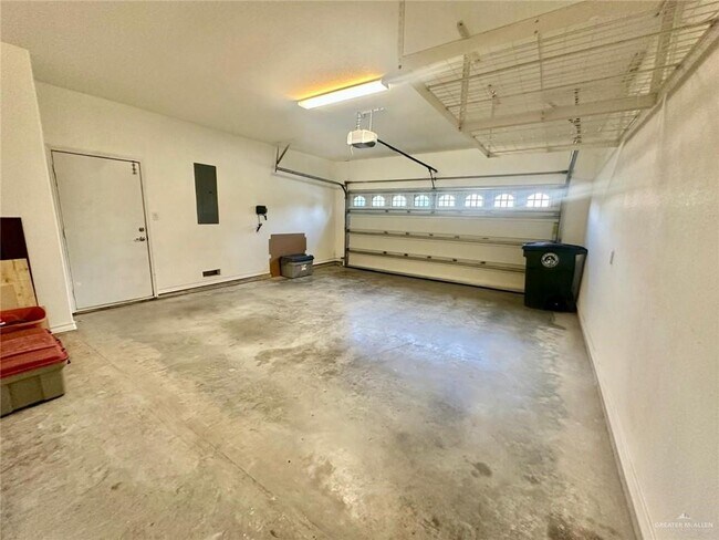 Building Photo - 29 Santa Maria St