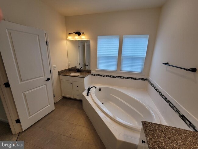 Building Photo - 41438 Black Cherry Terrace