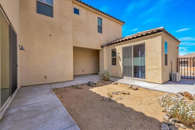 Building Photo - 56923 Ivanhoe Dr