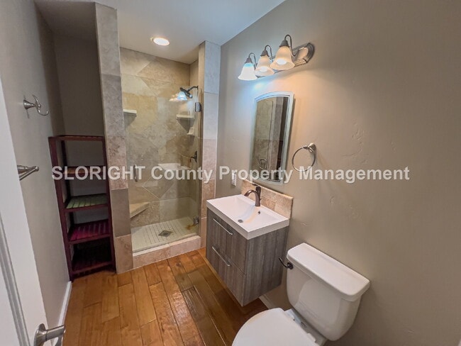 Building Photo - AVAILABLE NOW - Charming Home Just ½ Mile from Downtown Paso Robles - 2 Bed / 1 Bath