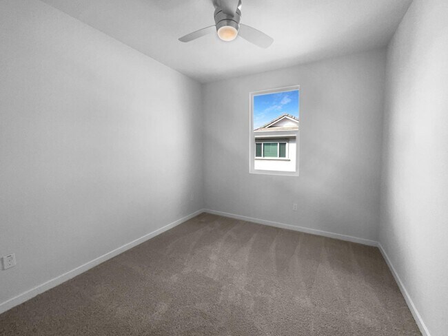 Building Photo - 3234 Bridgeway Dr
