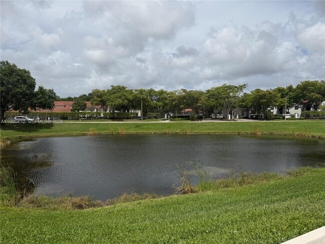 Building Photo - 3330 Pinewalk Dr N