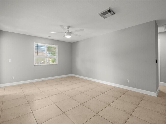 Building Photo - 230 Thorntree Pl