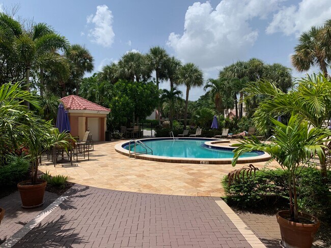 Building Photo - 49 Uno Lago Dr