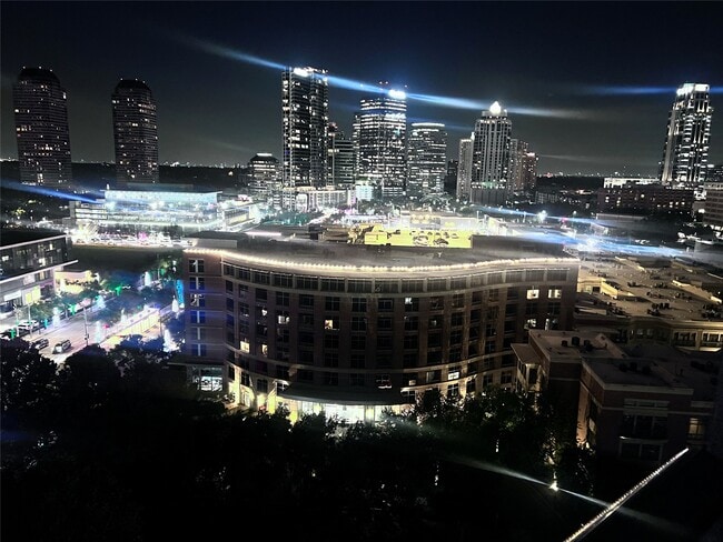 Building Photo - 1901 Post Oak Blvd