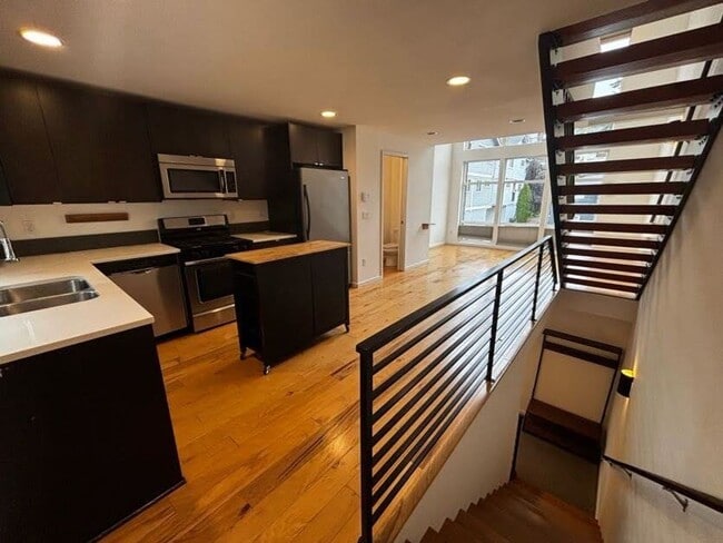 Building Photo - Modern Townhome For Lease Near Columbia City | 2 Bed | 2.5 Bath | A/C | Covered Parking
