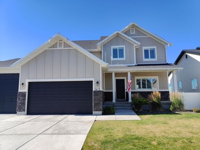 Building Photo - Spacious 4 bed/2.5 bath Home!