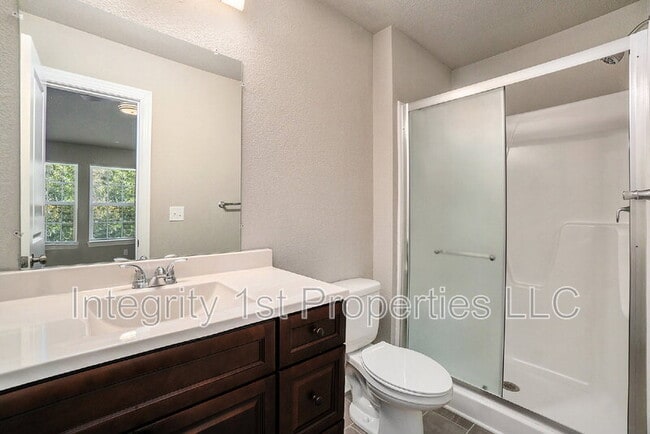 Building Photo - 6313 NE 44th St