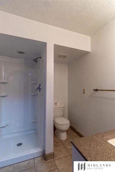 Building Photo - 13302 S 26th Ave