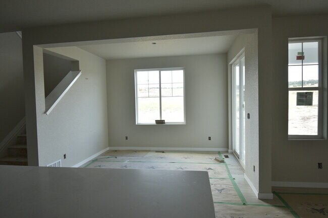 Building Photo - 10214 Spry St