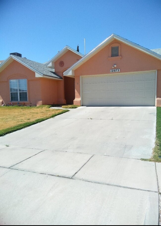 Building Photo - Nice cozy home