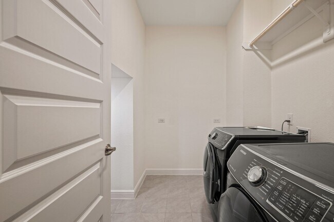 Building Photo - 4055 Woodland Meadow Dr