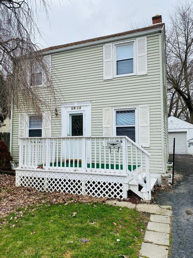 Building Photo - 3 Bedroom, 1 Bathroom SINGLE FAMILY HOME f...