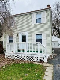 Building Photo - 3 Bedroom, 1 Bathroom SINGLE FAMILY HOME f...