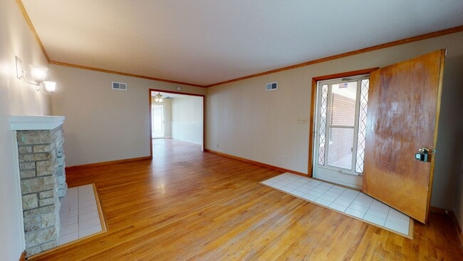 Building Photo - 3 Bedroom, 2 Bathroom House with Attached Double Garage