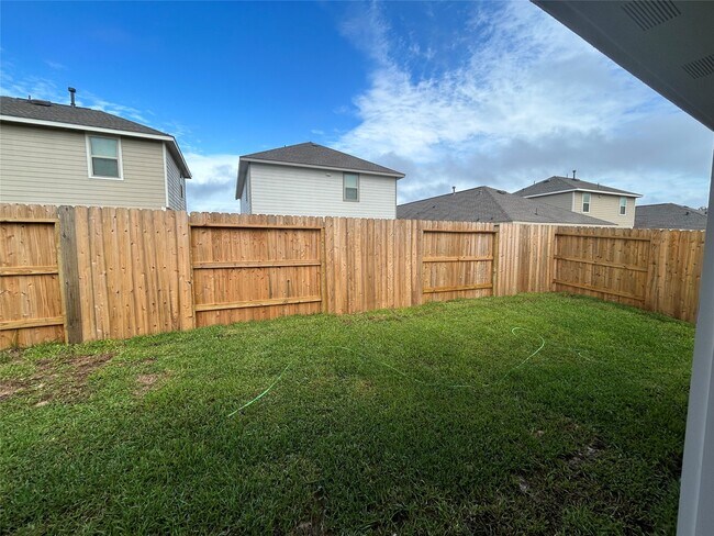 Building Photo - 21031 Longeni Dr