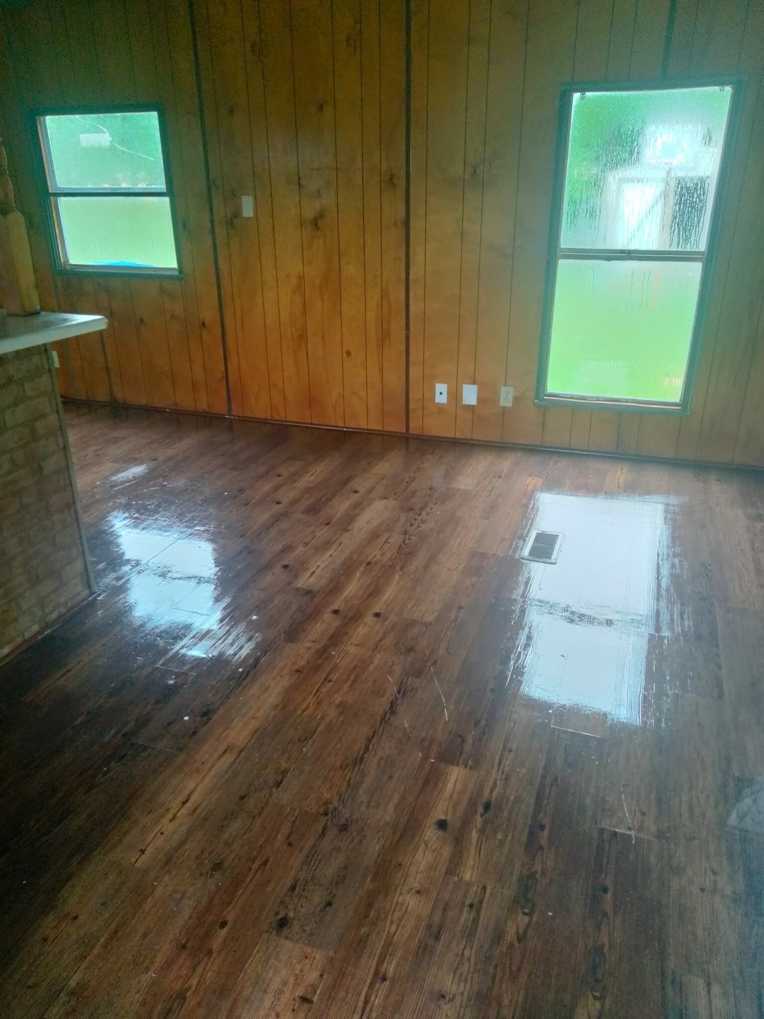 Building Photo - 443 Daybreak St