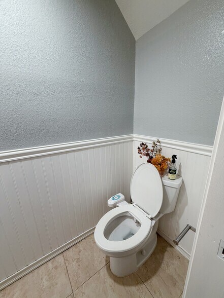 Building Photo - 34736 Tuxedo Cmn