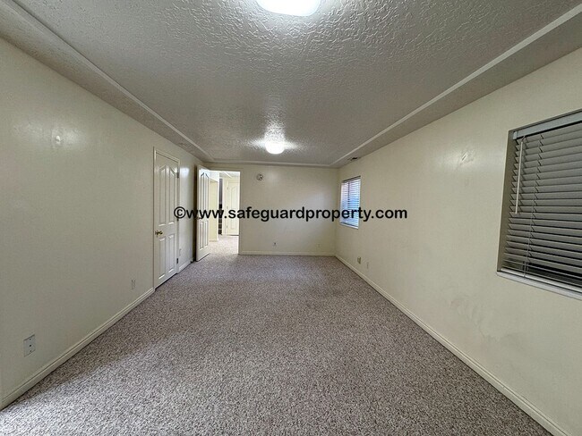 Building Photo - Wonderful 4 Bedroom Home with an Office in...