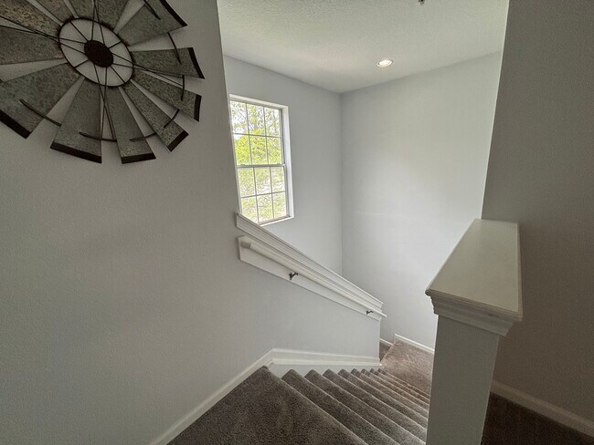 Building Photo - 575 Oakleaf Plantation Pkwy