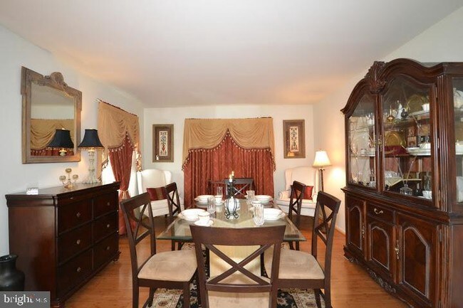 Building Photo - 115 Farrington Ct