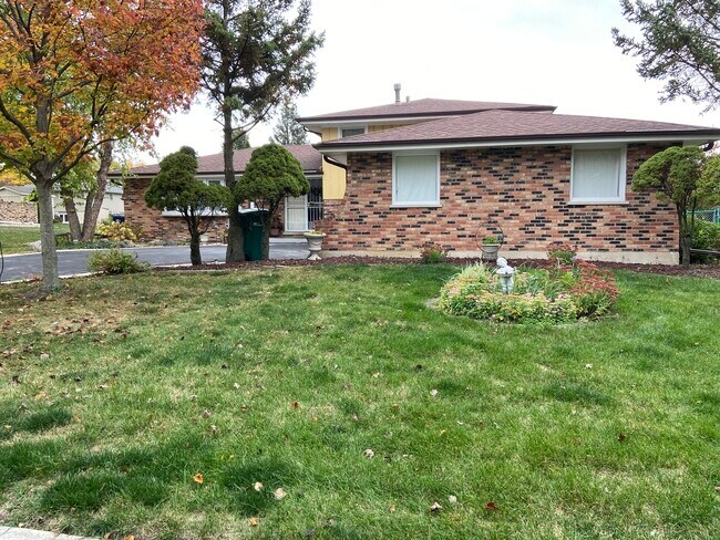 Building Photo - 13633 Cherry Ln