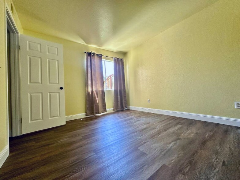 Building Photo - 11275 Avenida De Los Lobos