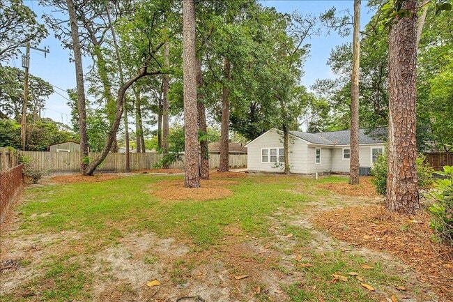 Building Photo - 2204 Mason Dr