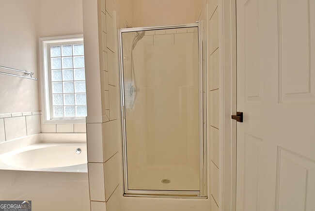 Building Photo - 110 Freeman Forest Dr