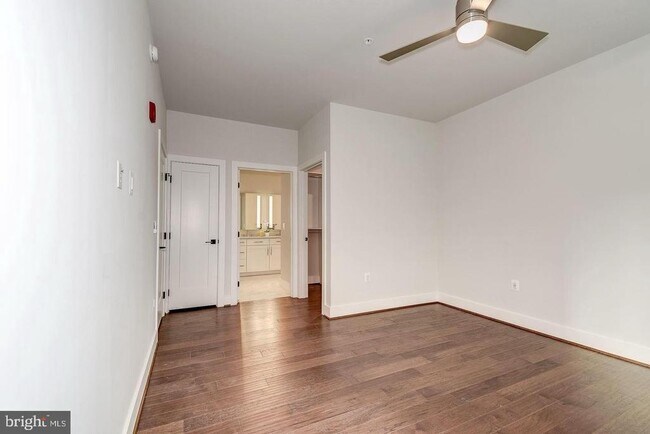 Building Photo - 1411 Key Blvd