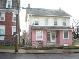 Building Photo - 326 E Vine St