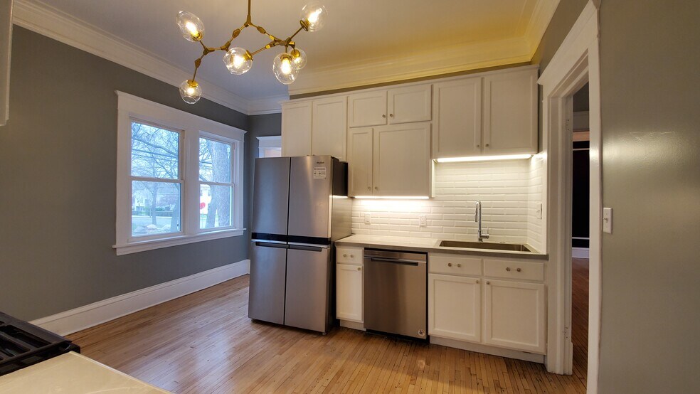 Kitchen - 1400 N Girard Ave N