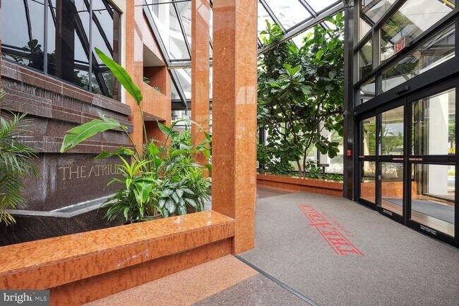 Building Photo - 1530 Key Blvd