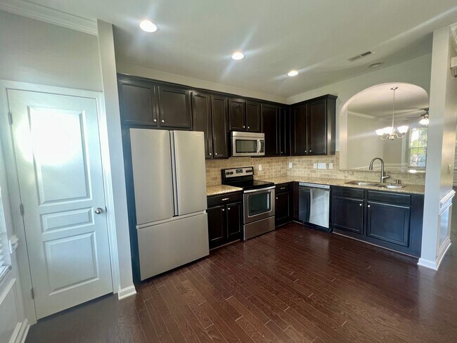 Building Photo - 832 Cupola Dr