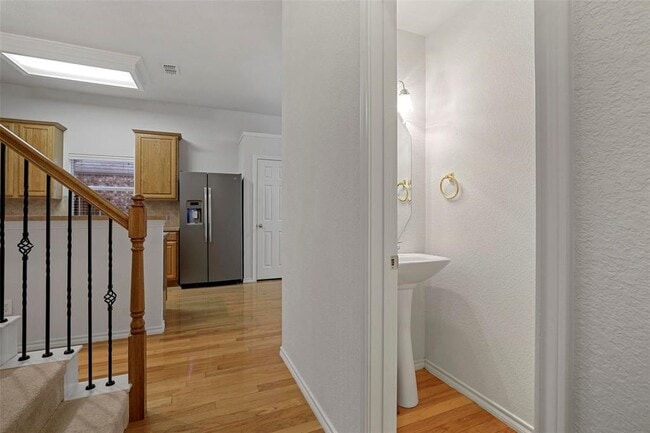 Building Photo - 7907 Rosebriar Ln