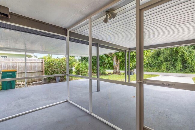 Building Photo - 2586 Auburn Blvd