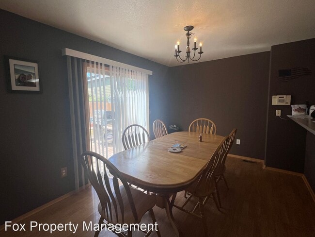 Building Photo - 3 br, 3 bath House - 6500 Stagecoach Avenue