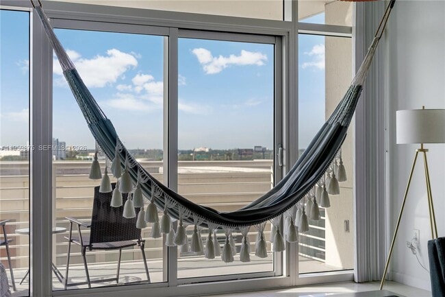 Building Photo - 3250 NE 1st Ave