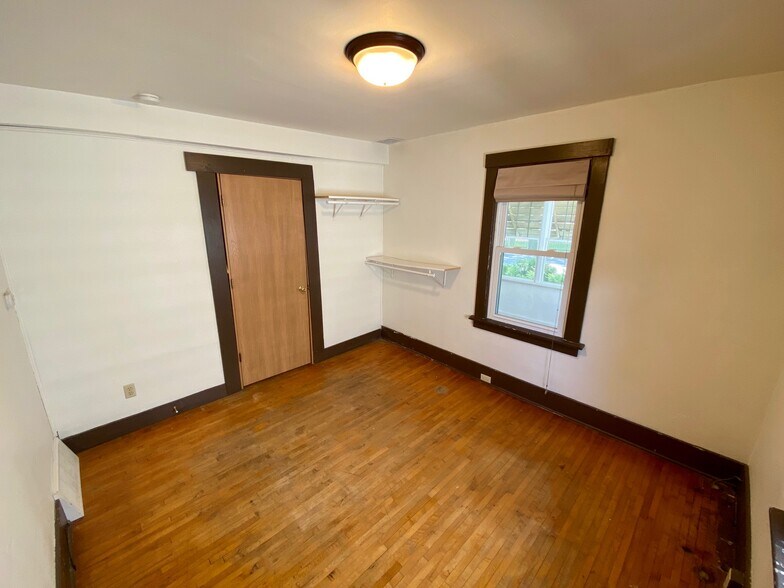 Building Photo - 780 Hillview Ave