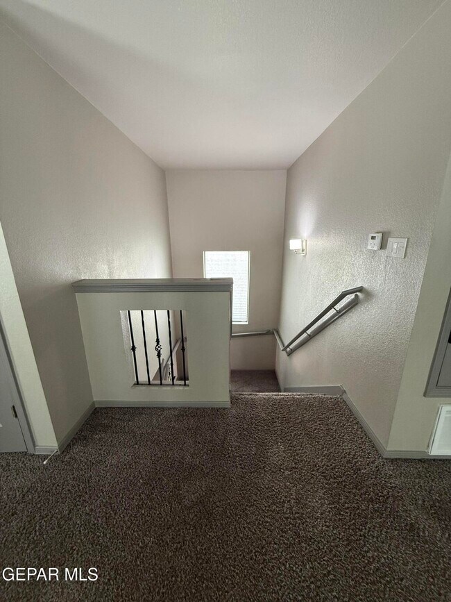 Building Photo - 14405 Eastbrook Dr