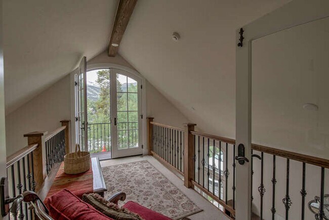 Building Photo - Winter Rental