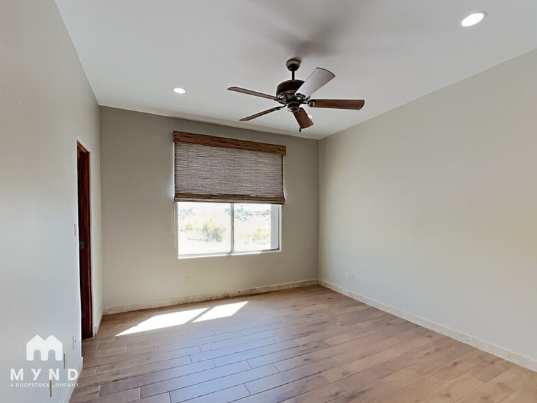 Building Photo - 5727 N PSO Ventoso