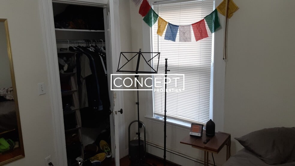 Building Photo - 25 Everett St