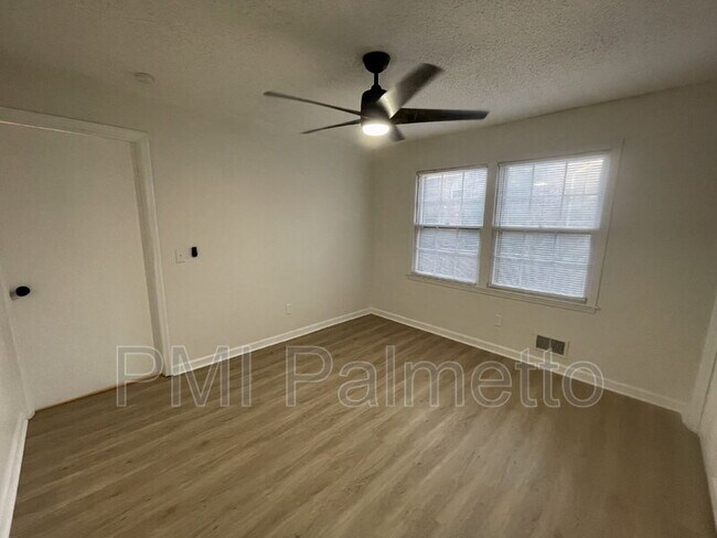 Building Photo - 300 Quincannon Rd