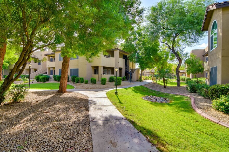 Building Photo - 9450 E Becker Ln