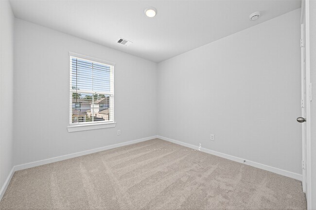 Building Photo - 8514 Blueberry Ash St