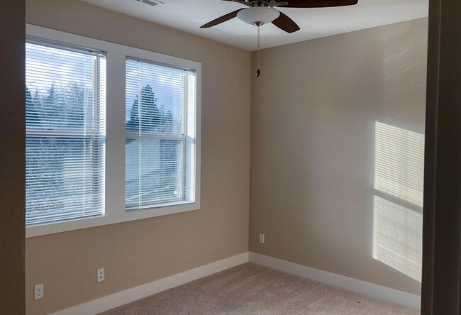 Building Photo - 7910 SW Capitol Hill Rd